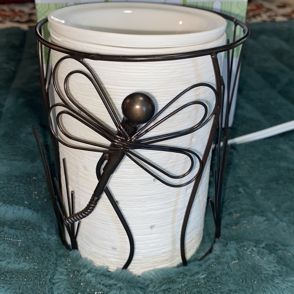 🆕Scentsy dragonfly etched core metal wrap (core not included)